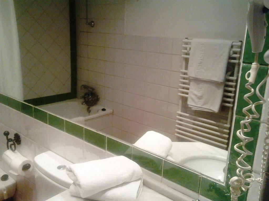 Apartamentos Santa Ana Гранада Экстерьер фото